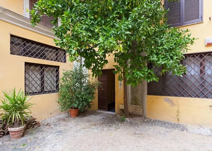 Discover The Pantheon From The Berardi Studio Flat